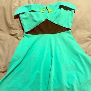 Short flowing dress with black shear detail